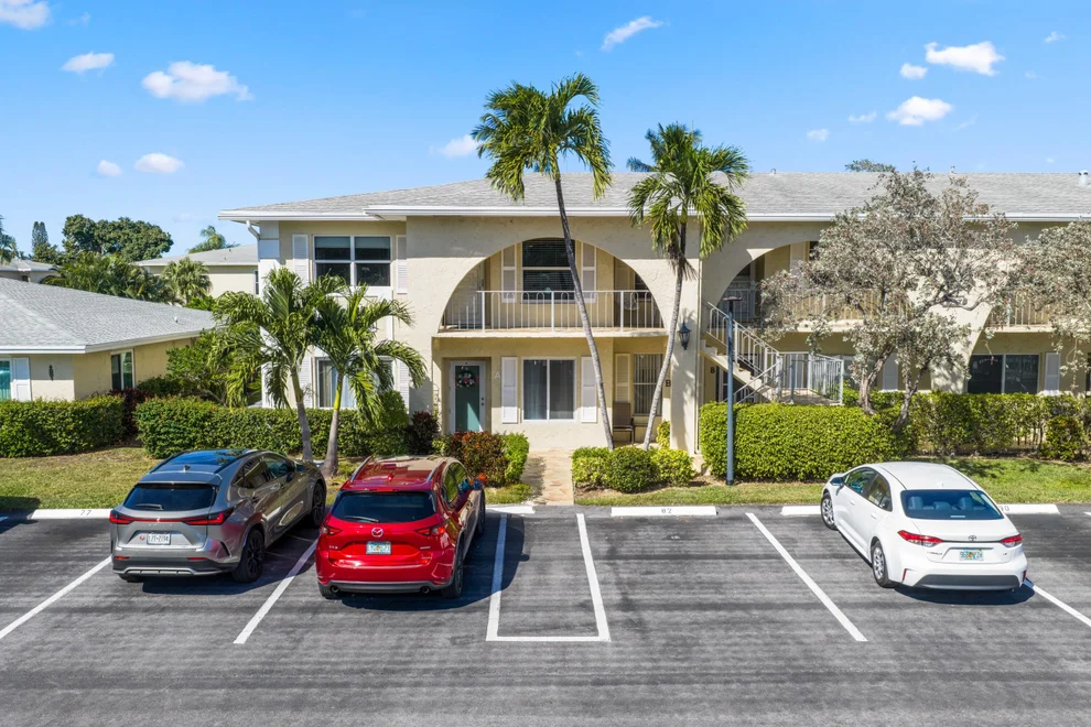 Unit for sale at 13757 Flora Place, Delray Beach, FL 33484