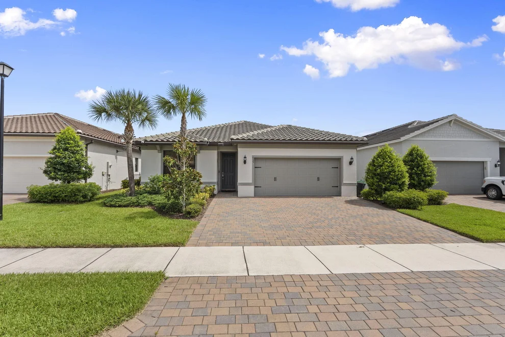 Unit for sale at 535 SE VILLANDRY Way, Port St Lucie, FL 34984