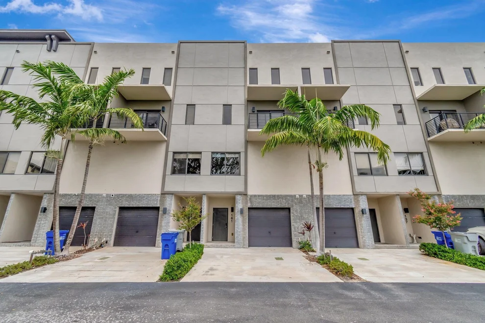 Unit for sale at 161 SE 1 Circle, Pompano Beach, FL 33060