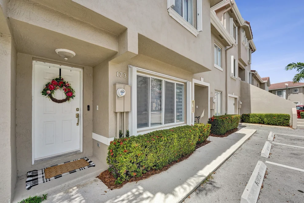 Unit for sale at 173 Riviera Circle, Weston, FL 33326