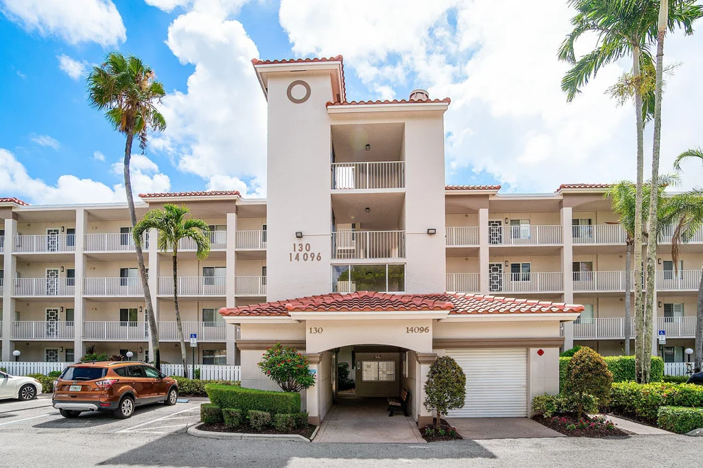 Unit for sale at 14096 Huntington Pointe Drive, Delray Beach, FL 33484