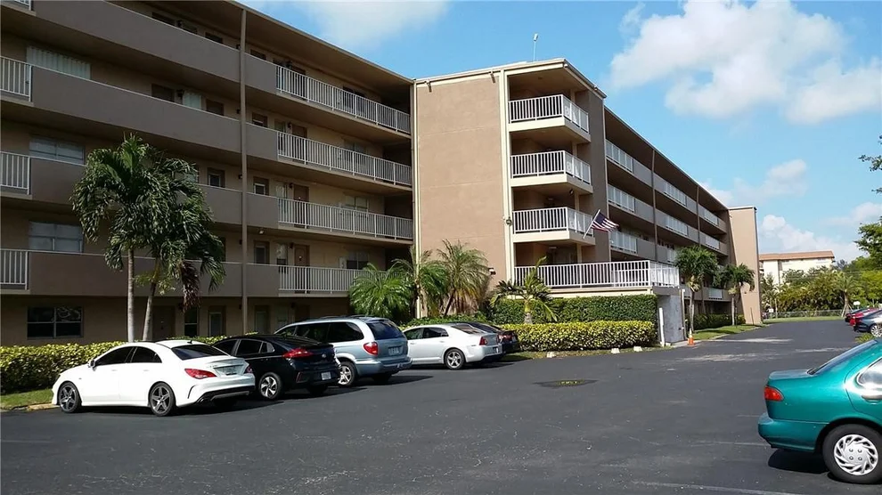 Unit for sale at 5100 Washington Street, Hollywood, FL 33021