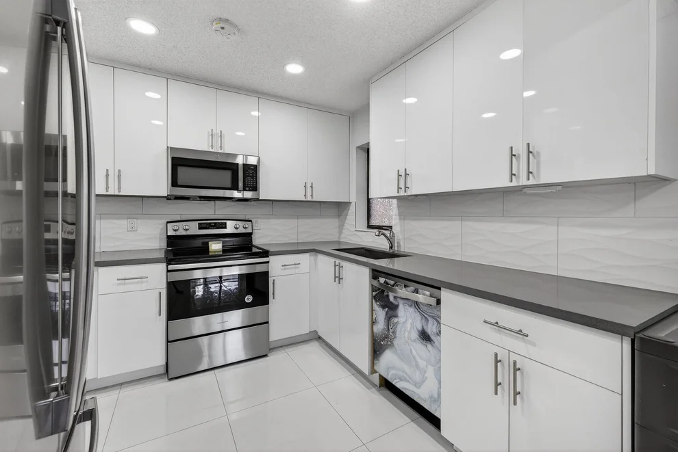 Unit for sale at 2515 Carambola Circle N, Coconut Creek, FL 33066