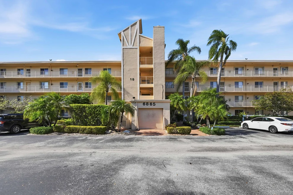 Unit for sale at 6865 Huntington Lane, Delray Beach, FL 33446