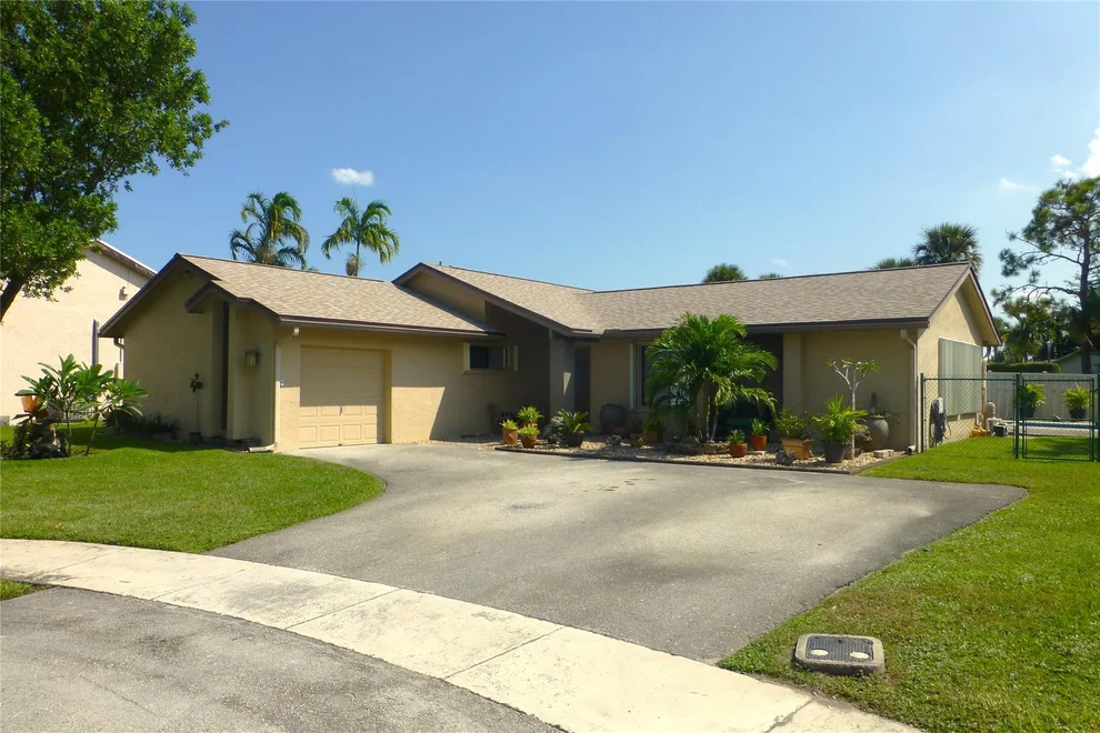 Unit for sale at 5512 SW 9th Place, Margate, FL 33068
