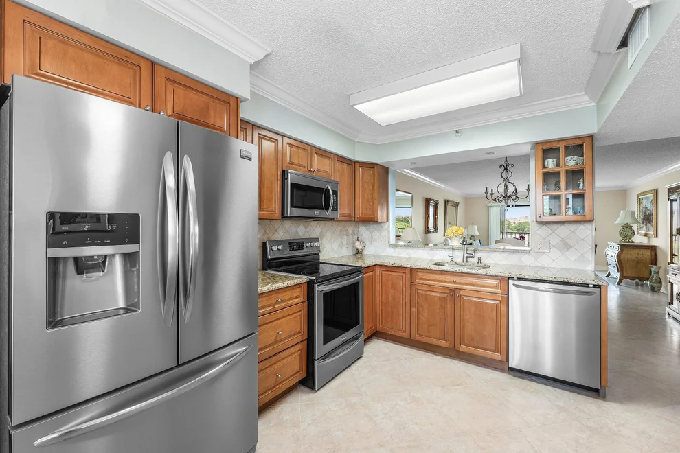 Unit for sale at 7076 Huntington Lane, Delray Beach, FL 33446