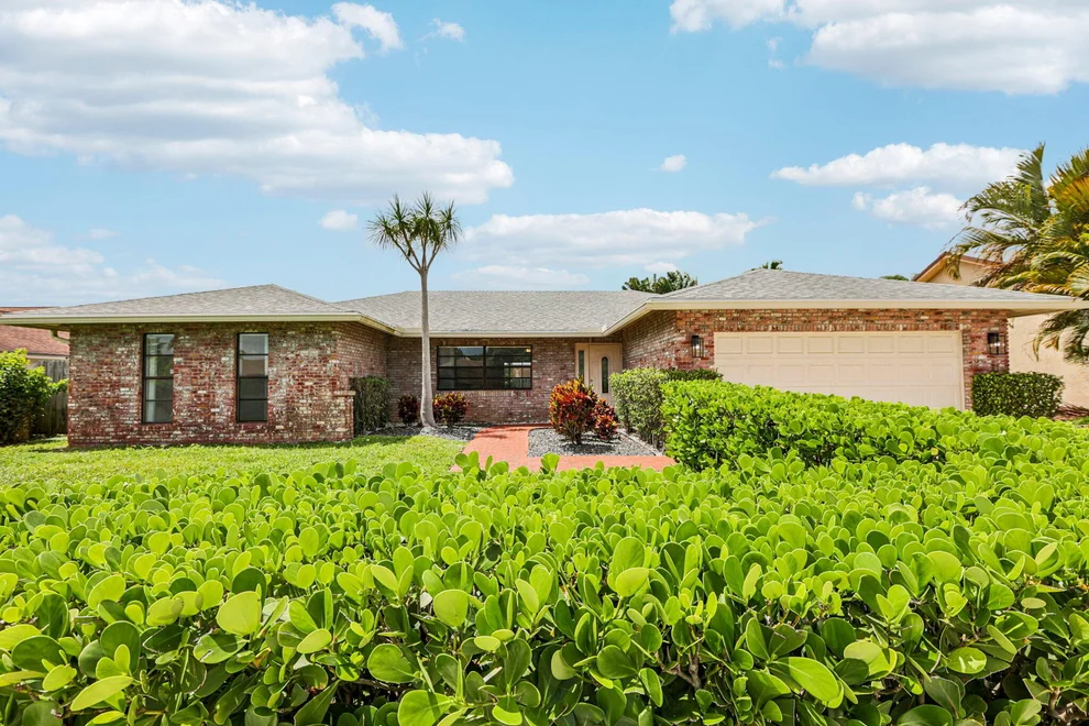 Unit for sale at 17679 Woodview Terrace, Boca Raton, FL 33487
