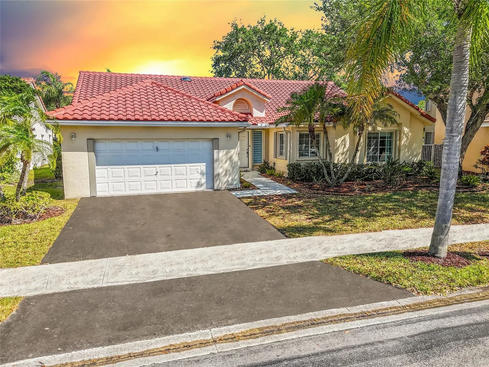Unit for sale at 505 Spinnaker Drive, Weston, FL 33326