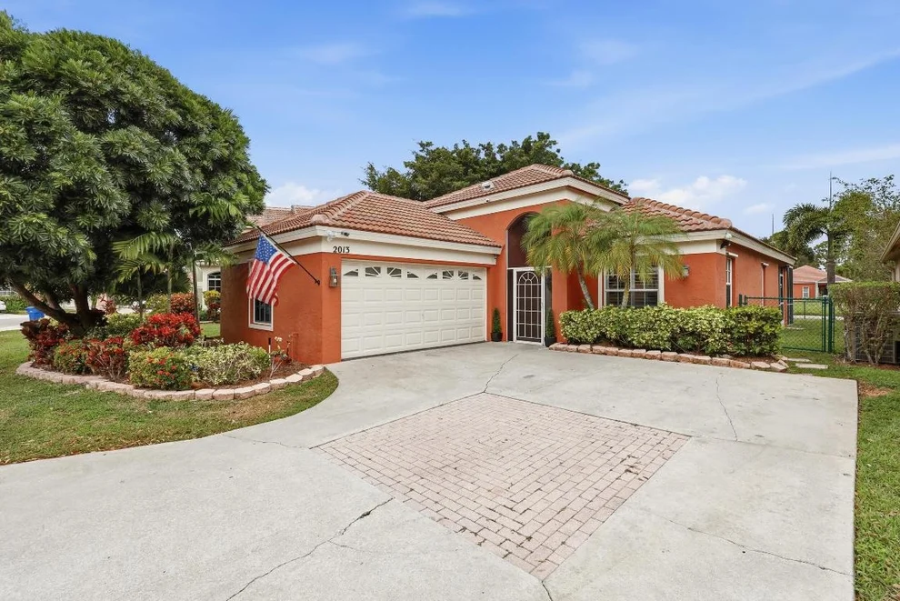 Unit for sale at 2013 Bonisle Circle, Riviera Beach, FL 33418