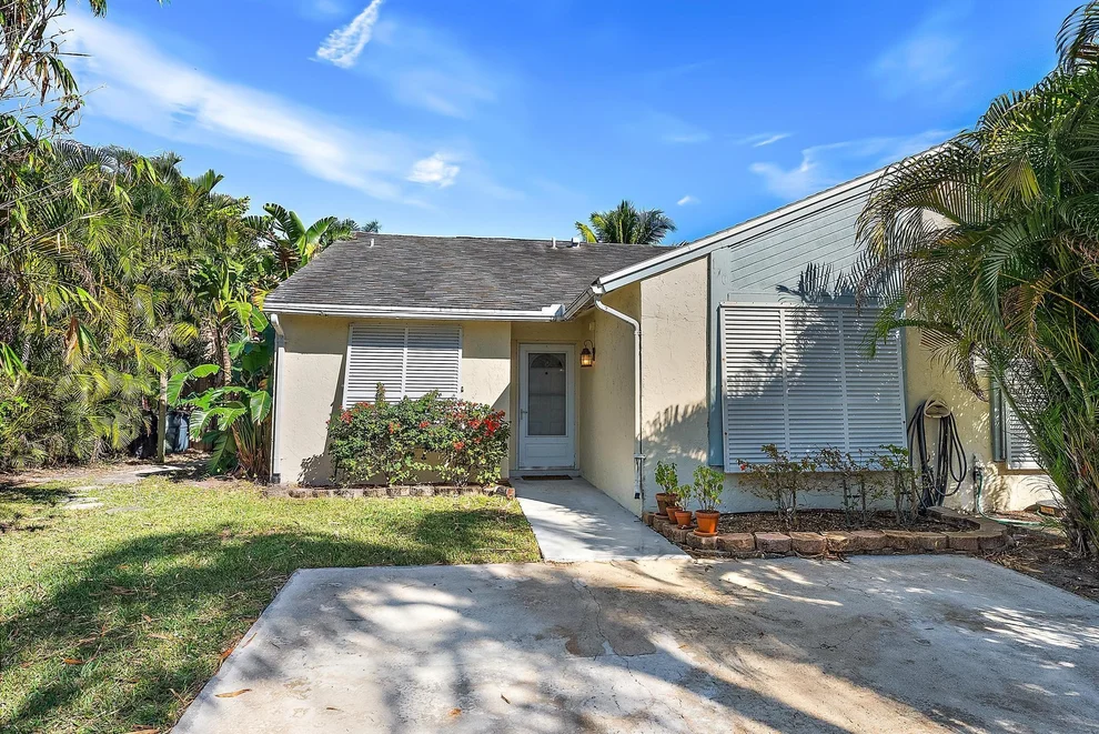 Unit for sale at 170 Pinewood Court, Jupiter, FL 33458