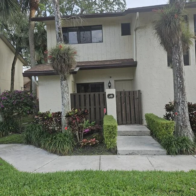 Unit for sale at 7620 NW 79th Avenue, Tamarac, FL 33321