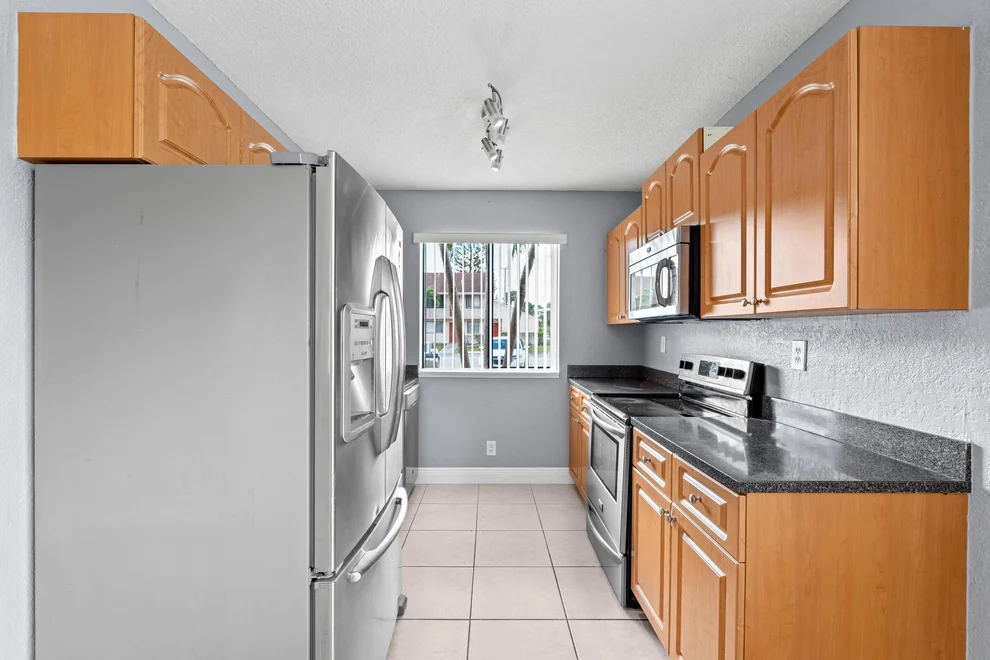 Unit for sale at 600 Nottingham Circle, Greenacres, FL 33463