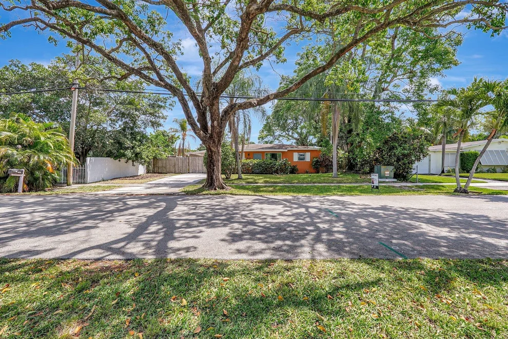 Unit for sale at 4633 SW 31st Drive, West Park, FL 33023