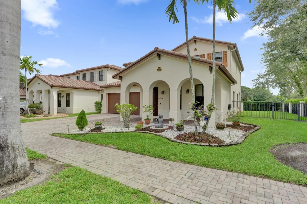 Unit for sale at 8541 NW 38th Street, Cooper City, FL 33024