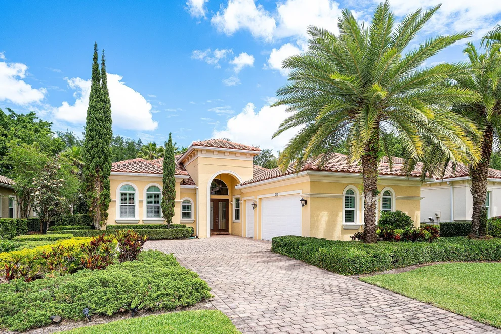 Unit for sale at 12121 Sunnydale Drive, Wellington, FL 33414