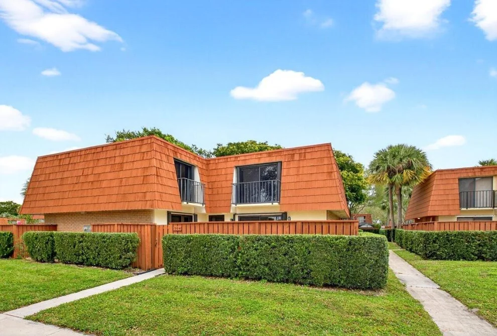 Unit for sale at 304 Live Oak Lane, Boynton Beach, FL 33436
