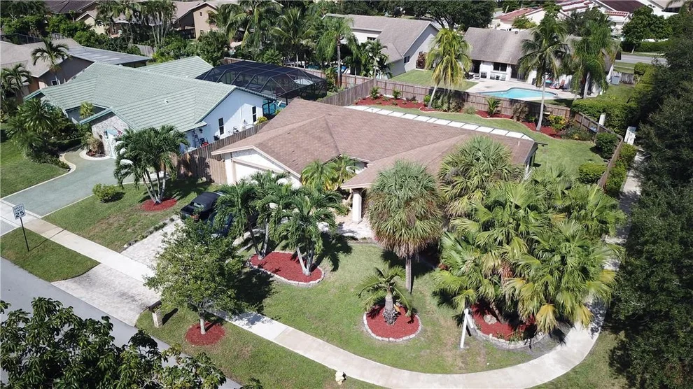 Unit for sale at 9401 NW 16th Street, Plantation, FL 33322