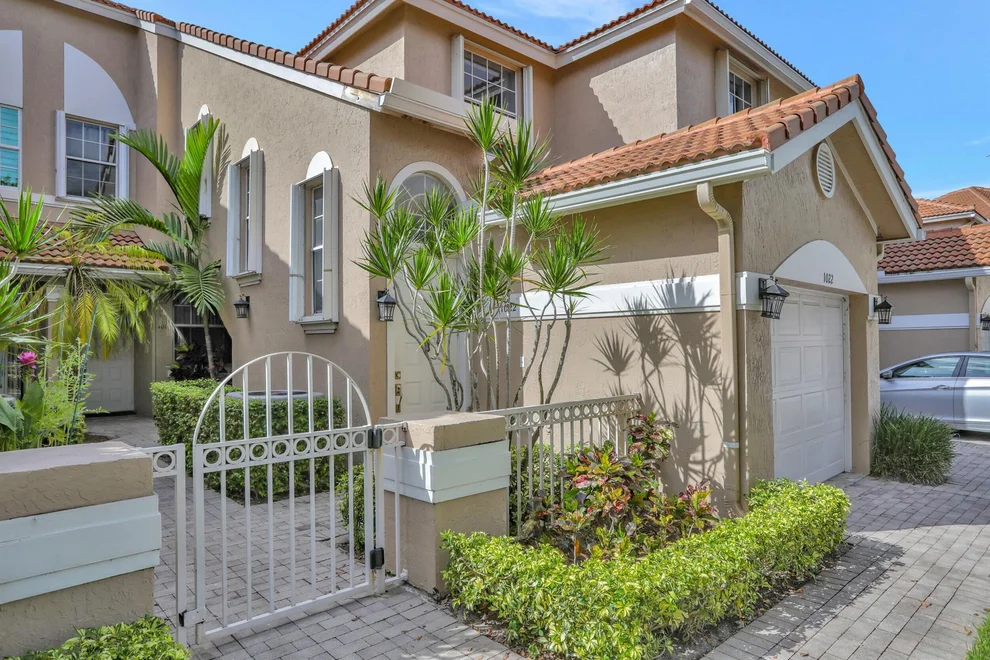 Unit for sale at 6592 Villa Sonrisa Drive, Boca Raton, FL 33433