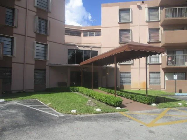 Unit for sale at 5700 SW 127th Avenue, Miami, FL 33183