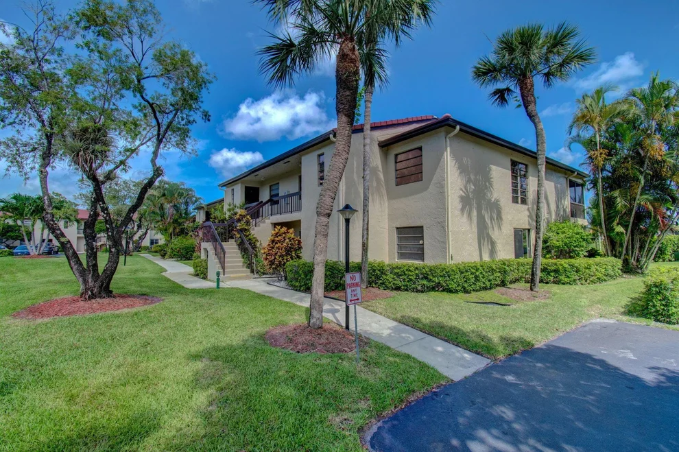 Unit for sale at 21219 Lago Circle, Boca Raton, FL 33433
