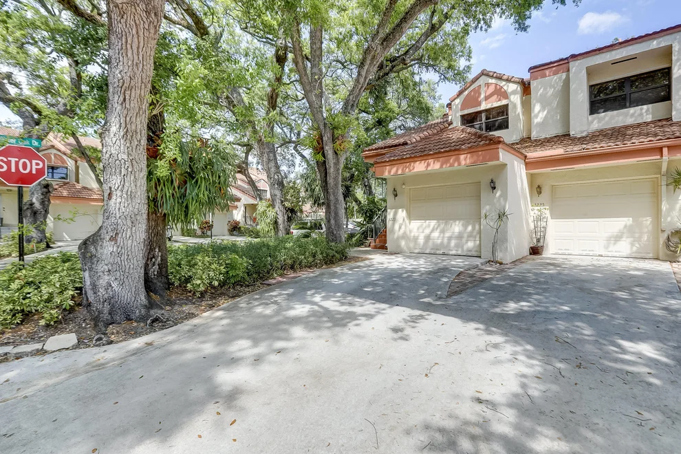 Unit for sale at 3223 Old Oak Lane, Hollywood, FL 33021