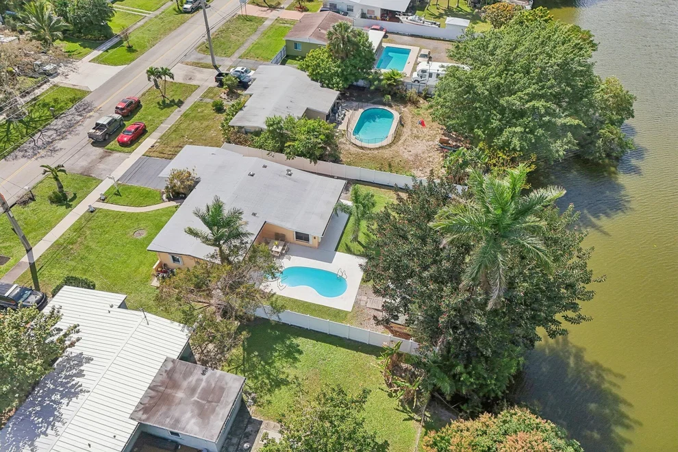 Unit for sale at 220 Greenbrier Drive, Palm Springs, FL 33461