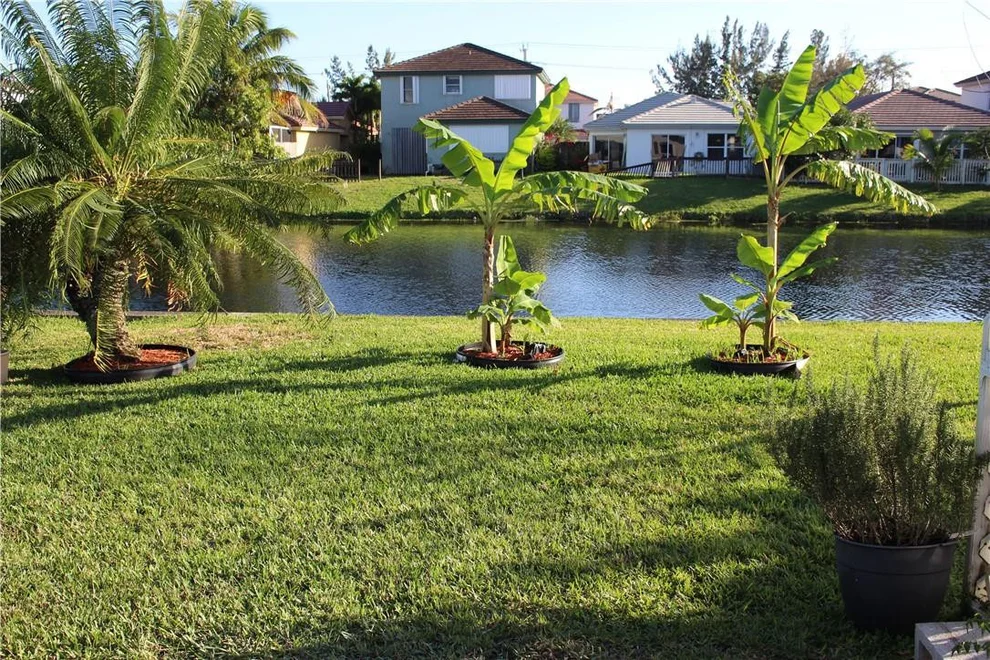 Unit for sale at 6800 NW 70th Street, Tamarac, FL 33321