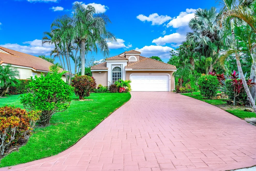 Unit for sale at 13838 Palm Grove Place, West Palm Beach, FL 33418
