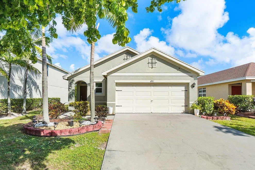 Unit for sale at 4971 Haverhill Pointe Drive, Haverhill, FL 33415