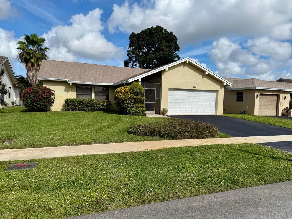 Unit for sale at 10633 Greenbriar Court, Boca Raton, FL 33498