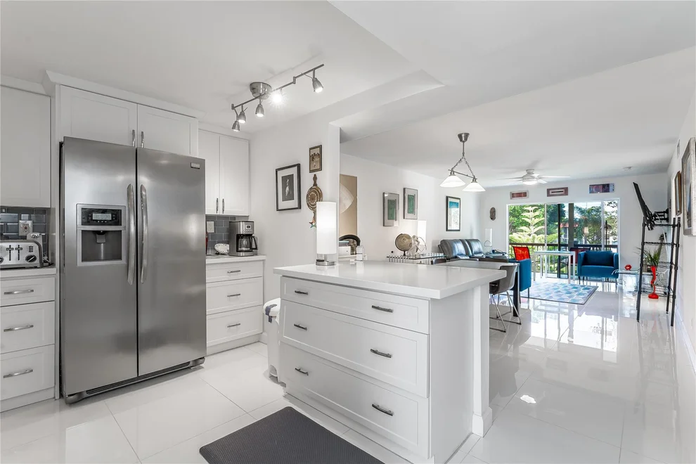 Unit for sale at 811 S Hollybrook Drive, Pembroke Pines, FL 33025