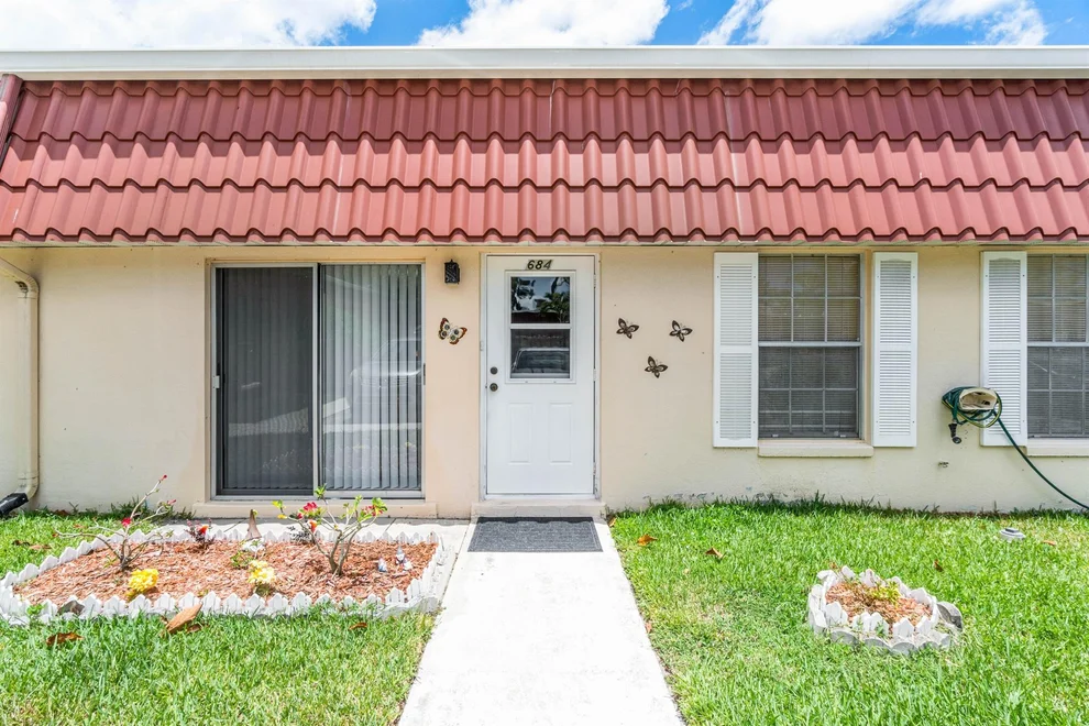 Unit for sale at 684 Marlboro Oval, Lake Worth, FL 33467