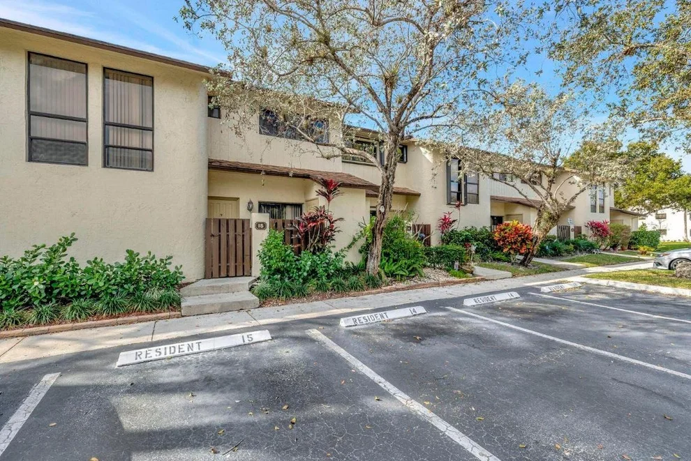 Unit for sale at 7610 NW 79th Avenue, Tamarac, FL 33321