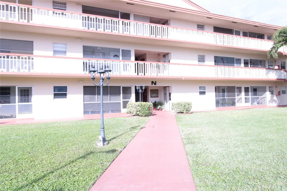 Unit for sale at 5300 Washington Street, Hollywood, FL 33021