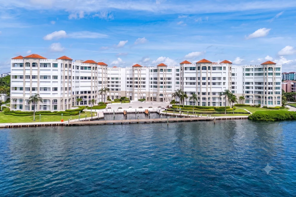Unit for sale at 300 SE 5th Avenue, Boca Raton, FL 33432