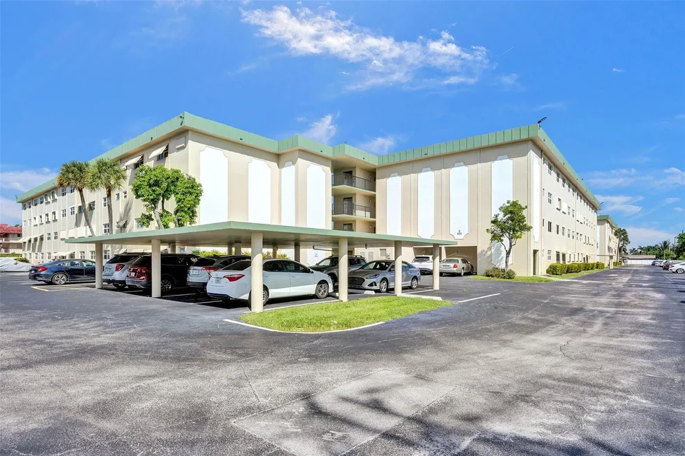 Unit for sale at 810 SE 7th Street, Deerfield Beach, FL 33441