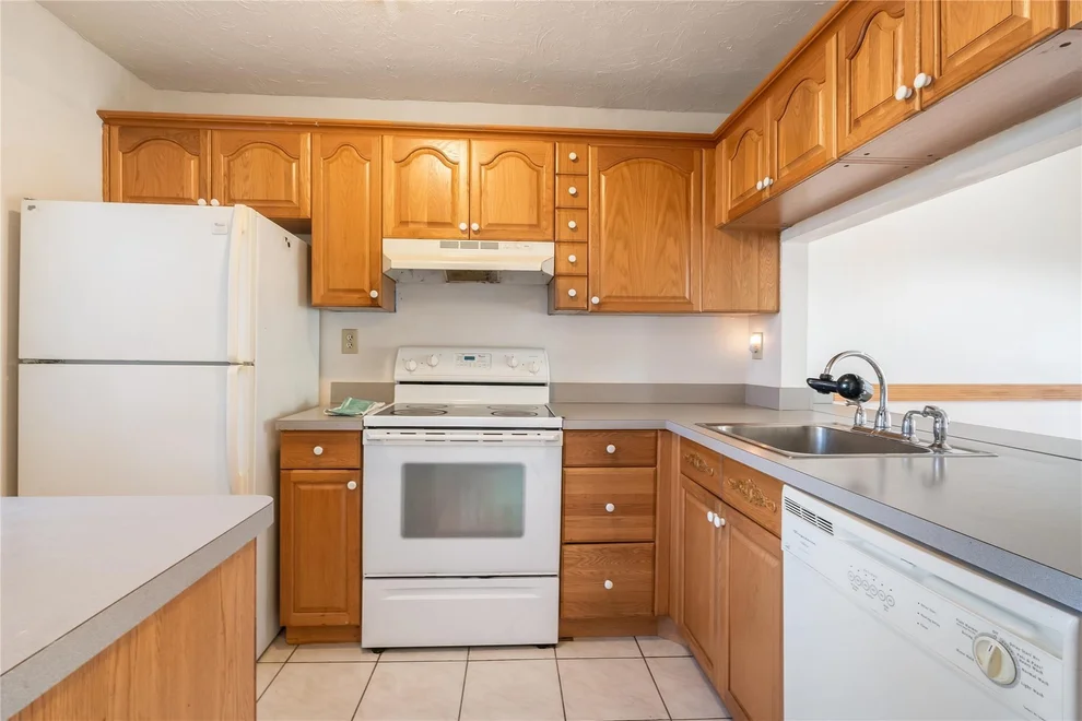 Unit for sale at 10405 Sunrise Lakes Boulevard, Sunrise, FL 33322