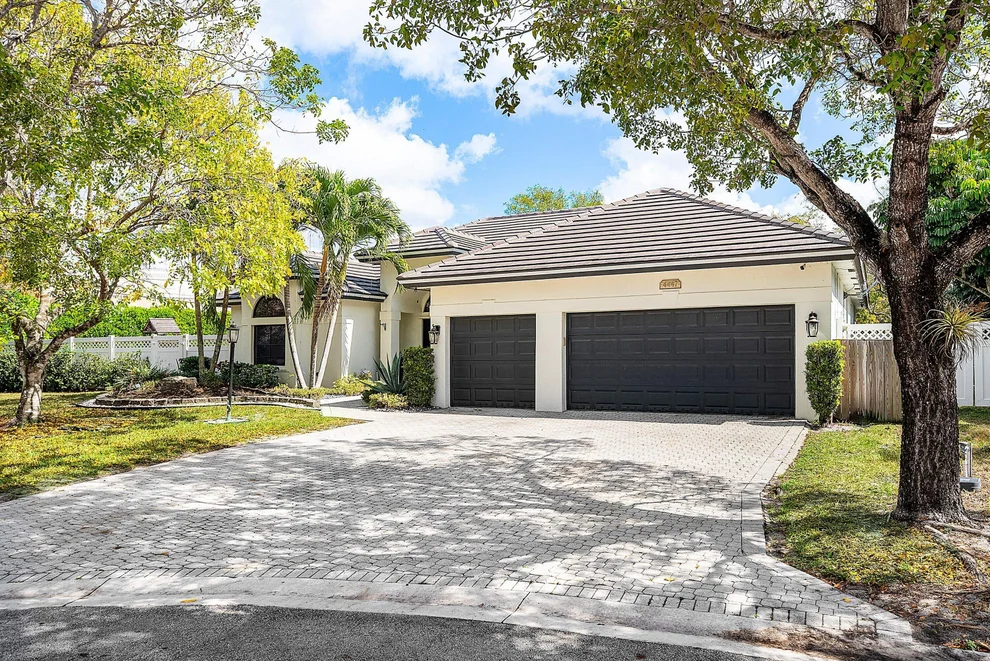 Unit for sale at 4447 NW 82nd Avenue, Coral Springs, FL 33065