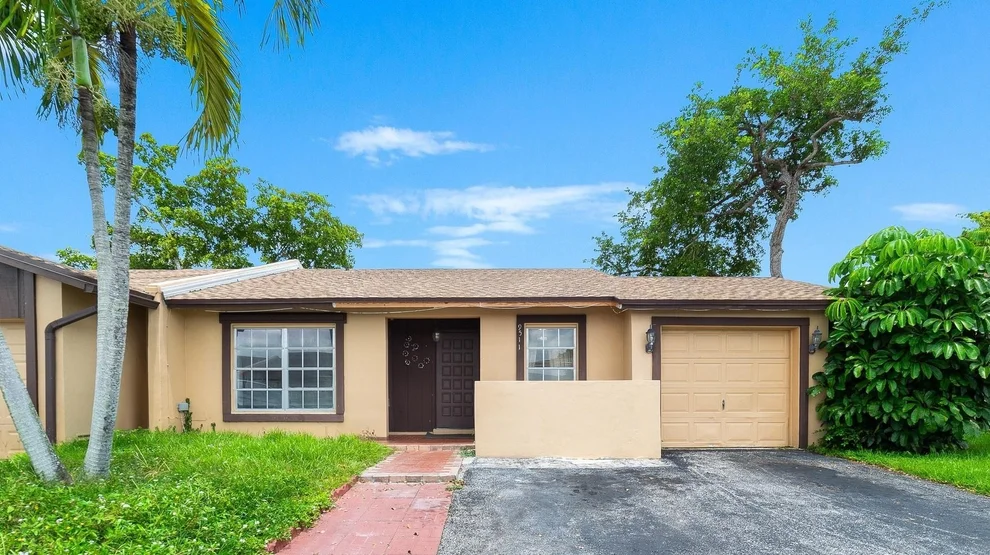 Unit for sale at 9511 W Heather Lane, Miramar, FL 33025