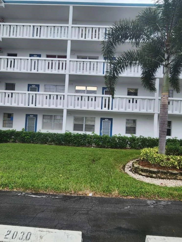 Unit for sale at 2032 Exeter B, Boca Raton, FL 33434