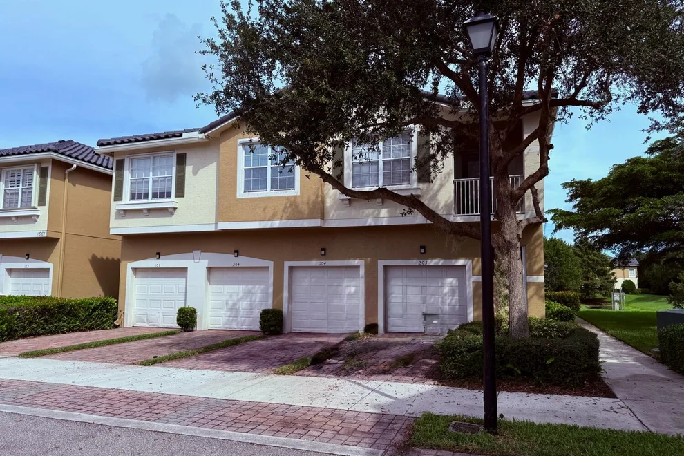 Unit for sale at 1561 SE Hampshire Way, Stuart, FL 34994