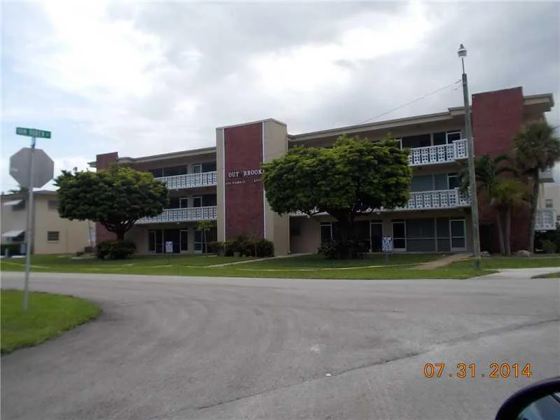 Unit for sale at 300 S Luna Court, Hollywood, FL 33021