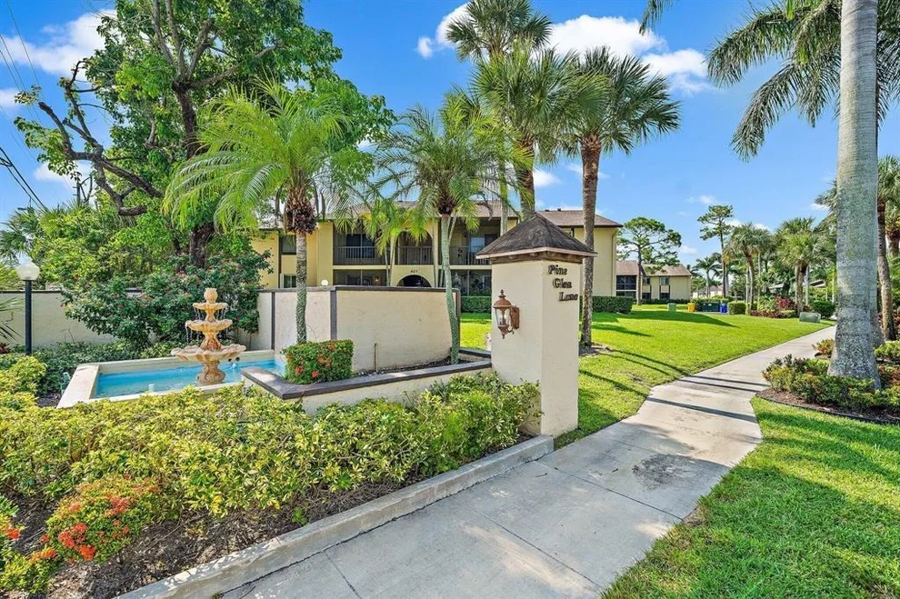 Unit for sale at 409 Pine Glen Lane, Greenacres, FL 33463