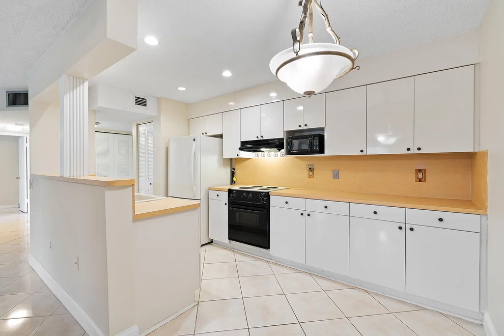 Unit for sale at 5180 E Sabal Palm Boulevard, Tamarac, FL 33319
