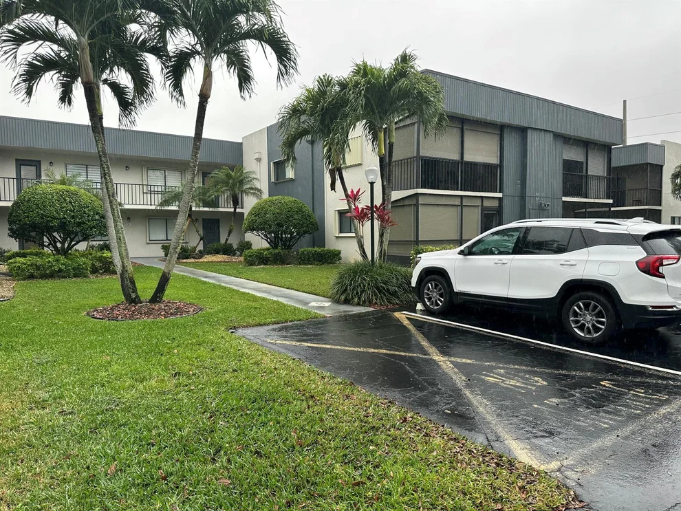 Unit for sale at 15036 Ashland Lane Apt 44, Delray Beach, FL 33484