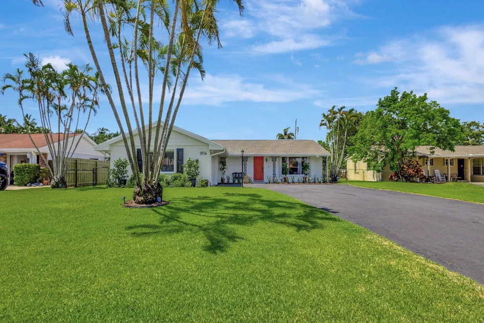 Unit for sale at 1806 Laurel Lane, Lake Clarke Shores, FL 33406