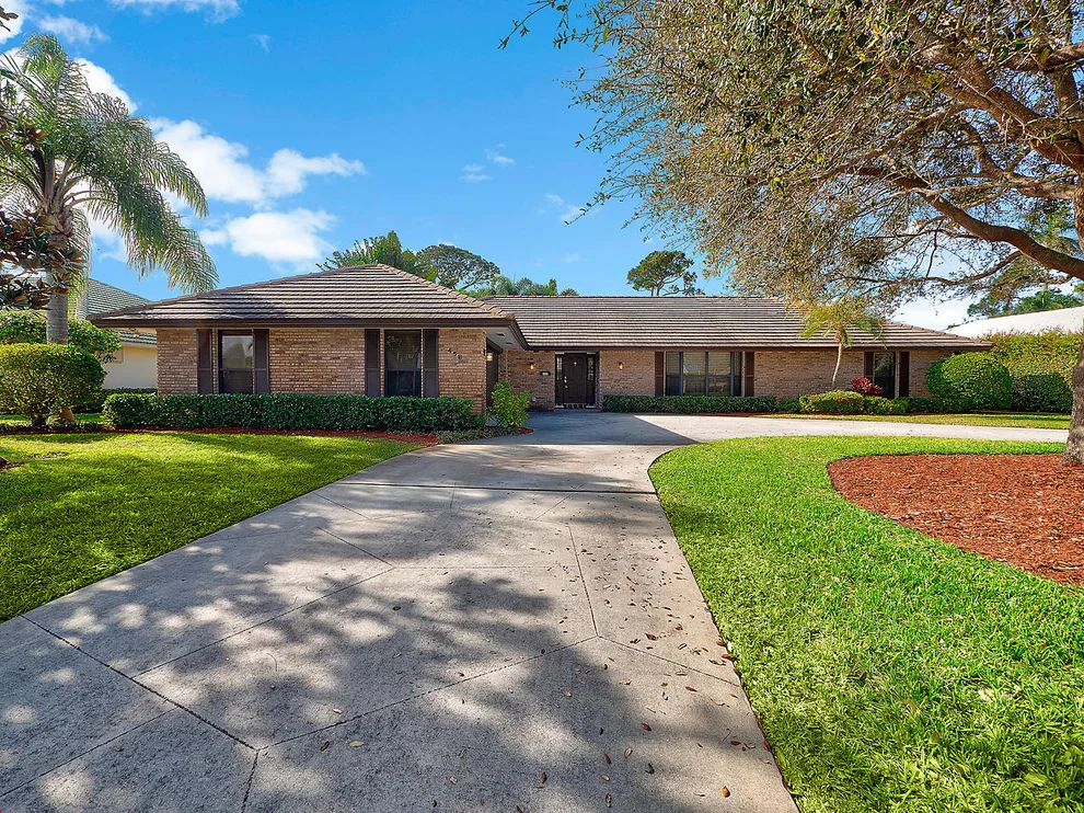 Unit for sale at 458 S Country Club Drive, Atlantis, FL 33462