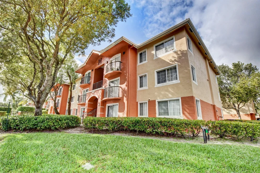 Unit for sale at 4195 N Haverhill Road, West Palm Beach, FL 33417