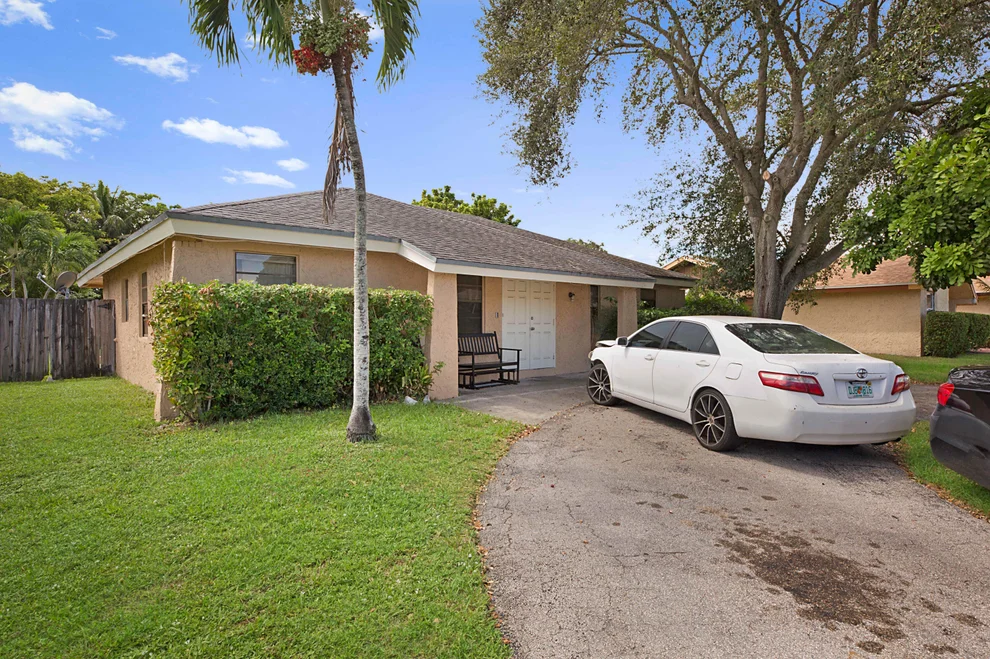 Unit for sale at 1204 SW 74th Avenue, North Lauderdale, FL 33068