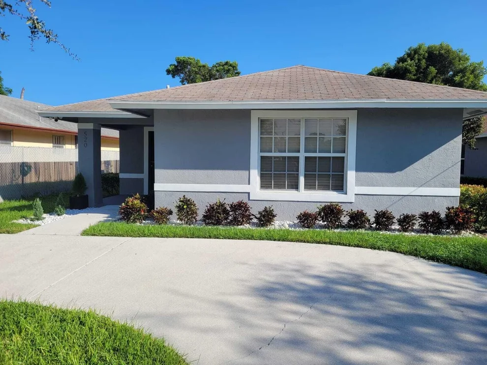 Unit for sale at 520 N Southridge Road N, Delray Beach, FL 33444